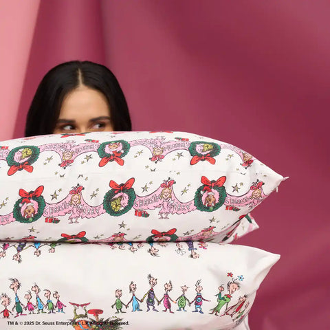 The Grinch x Kitsch Satin Pillowcase in Whoville - King
