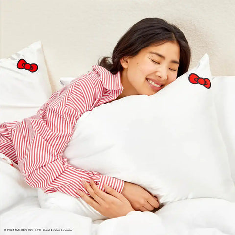 Kitsch x Hello Kitty Satin Pillowcase in Ivory Kitty Bow
